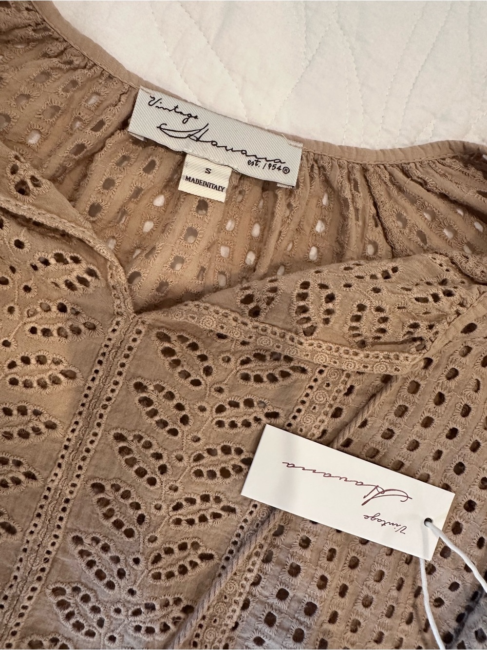 Vintage Havana Beige Eyelet Bermuda Shorts and matching Top - Picture 3 of 4